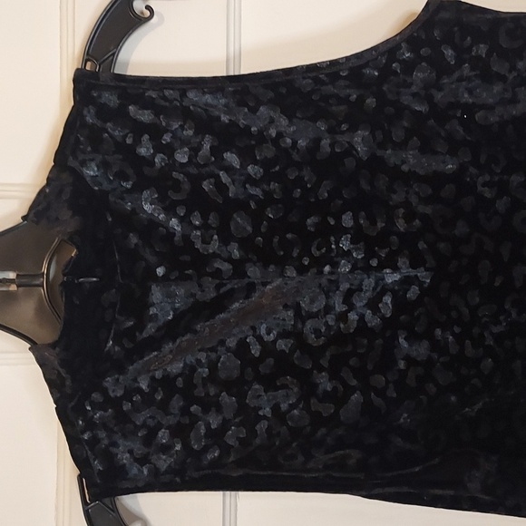 525 America Mock Neck Velvet Top - Picture 11 of 13